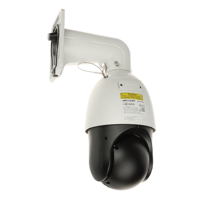 دوربین مداربسته هایک ویژن مدل DS-2SE4C425MWG-E (14F0) به دیوار نصب شده و از پشت دیده می شود